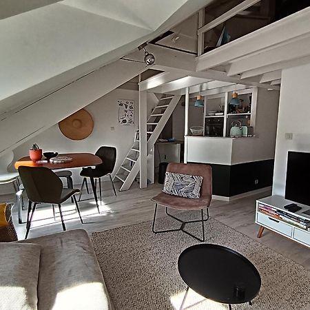 Au Centre De Vannes Bagian luar foto