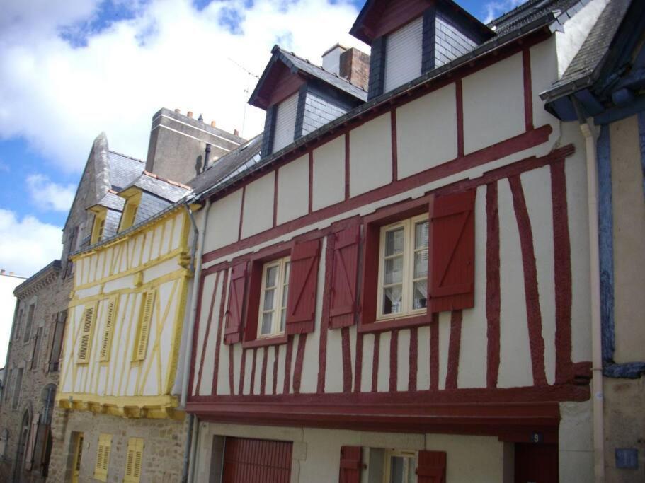 Au Centre De Vannes Bagian luar foto